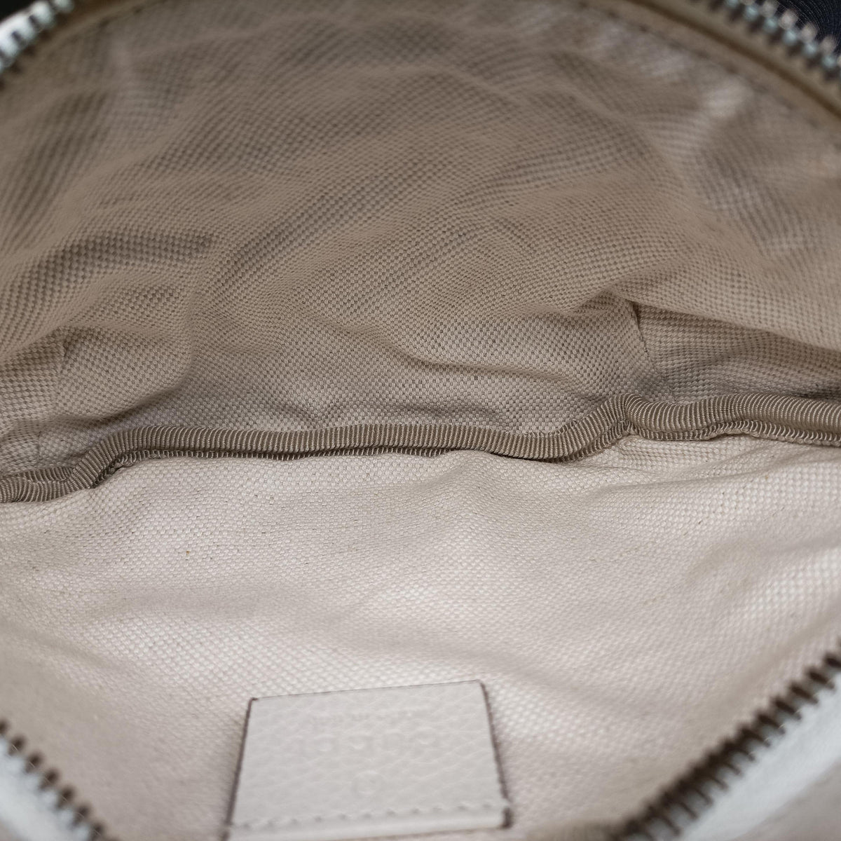 Pre-owned Gucci Print White Leather 527792 bum bag/waist bag | stylenewstar