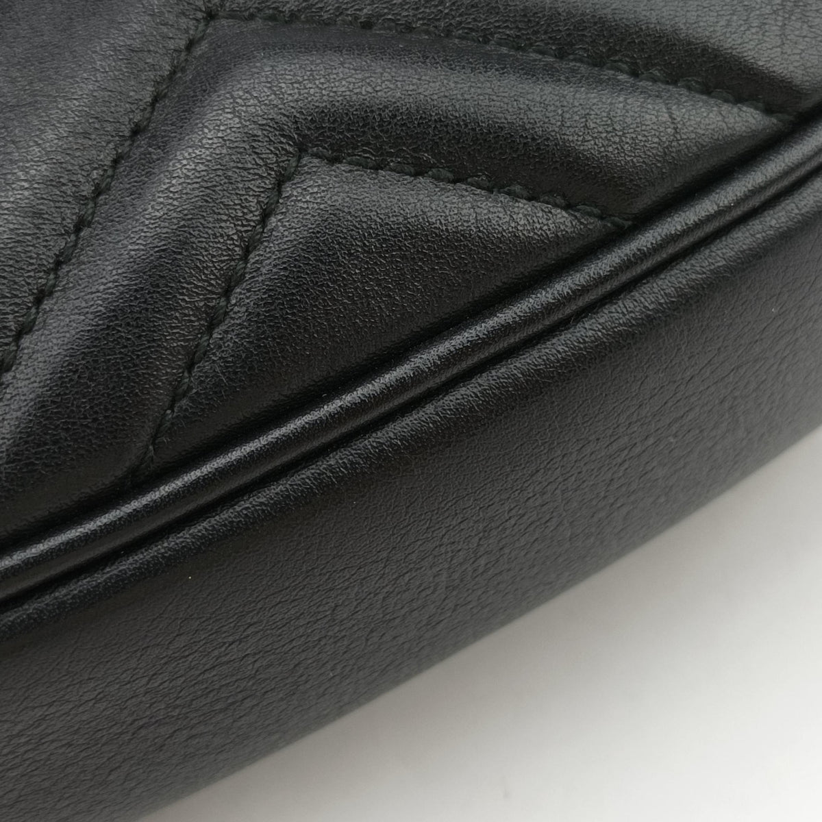 Secondhand Gucci GG Marmont Black Leather 476434 bum bag/waist bag | stylenewstar