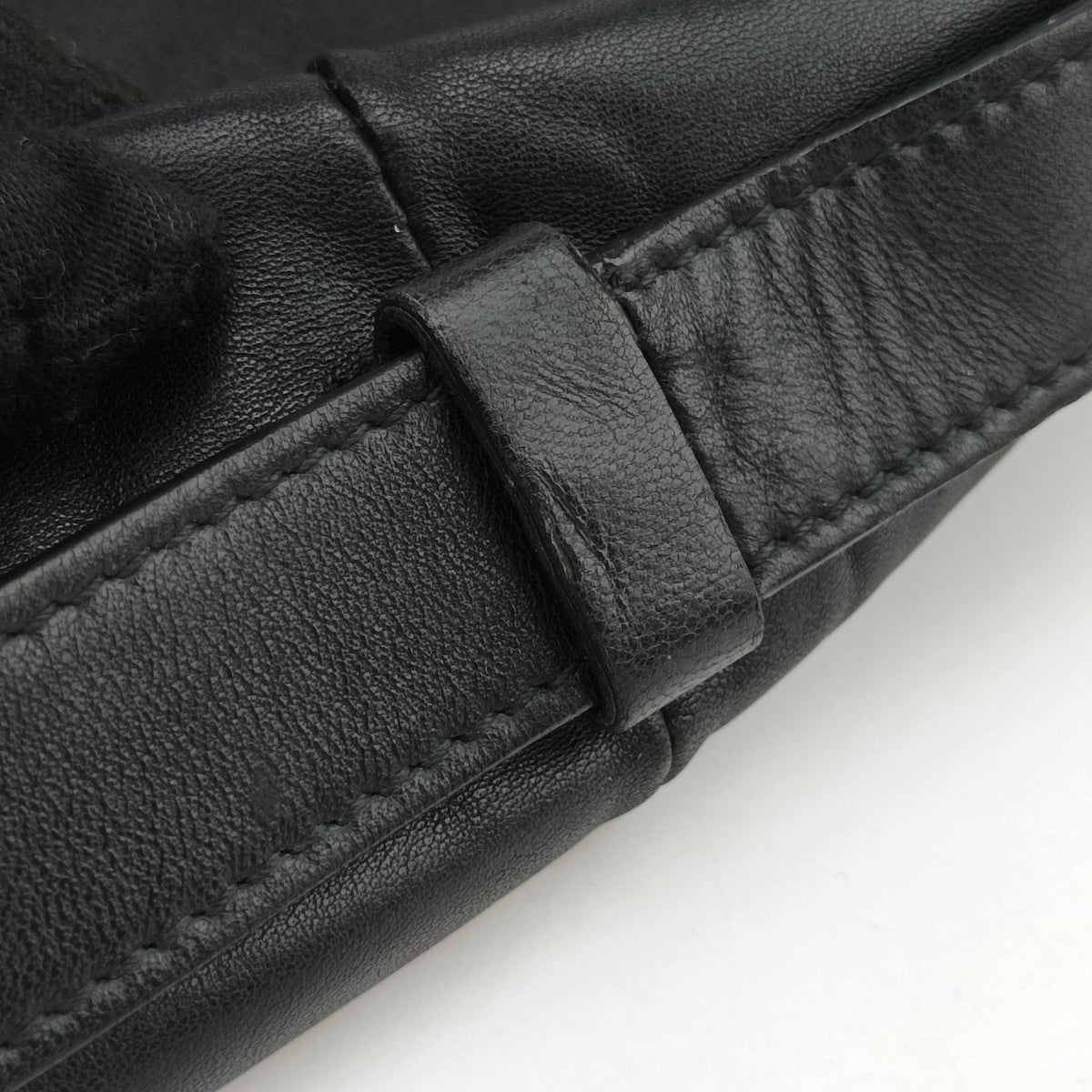 Pre-owned Yves Saint Laurent Mombasa Black Leather 95363 shoulderbag | stylenewstar
