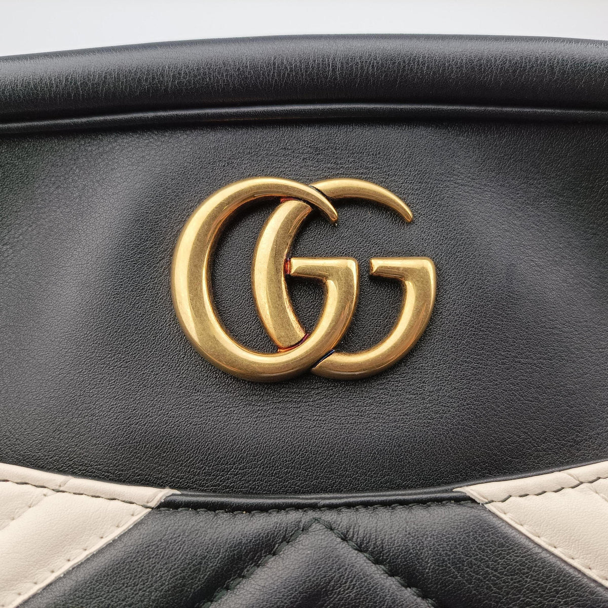 Pre-owned Gucci GG Marmont Black×white Leather 443499 shoulderbag | stylenewstar