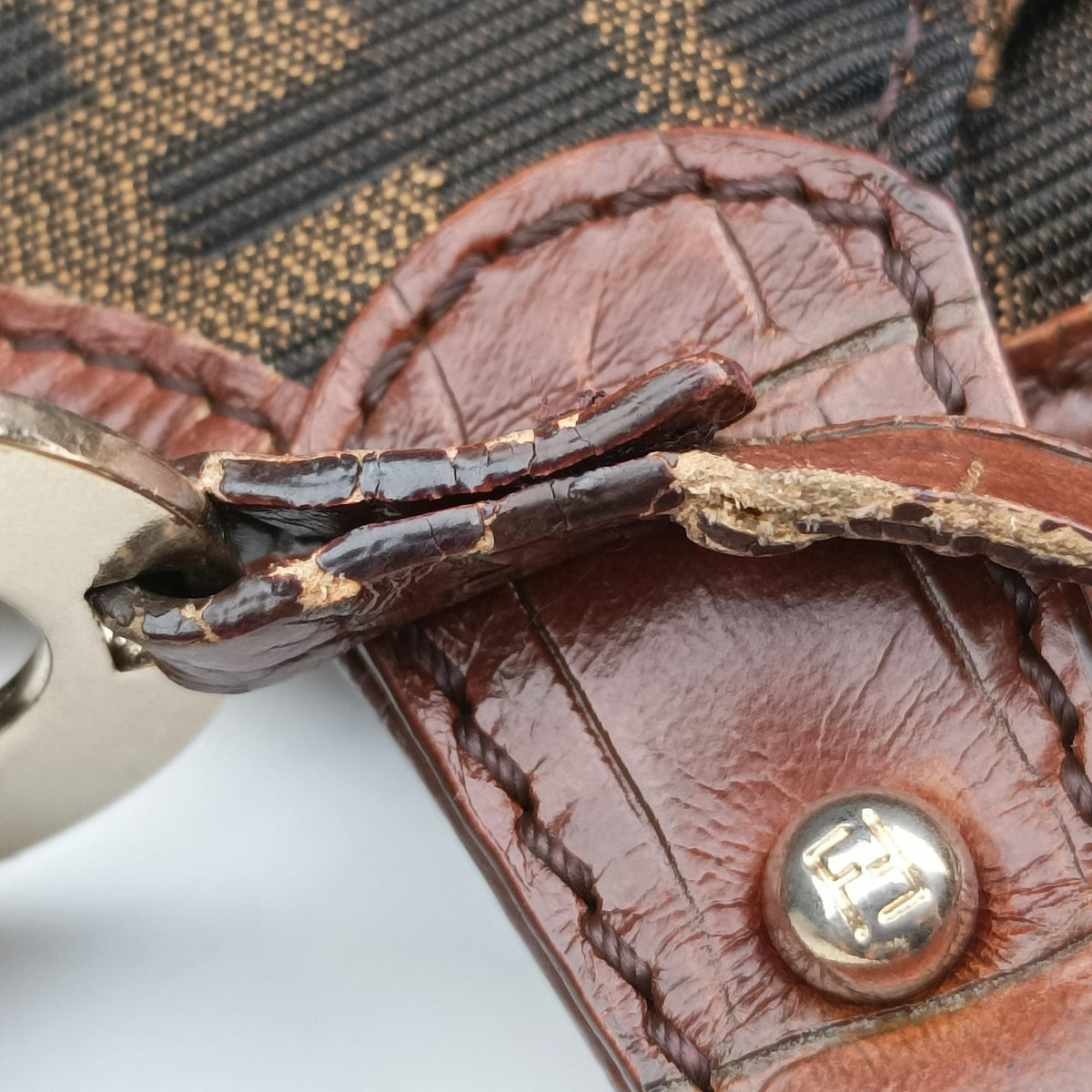 Pre-owned Fendi Zucca Brown canvas 8BH156 shoulderbag | stylenewstar
