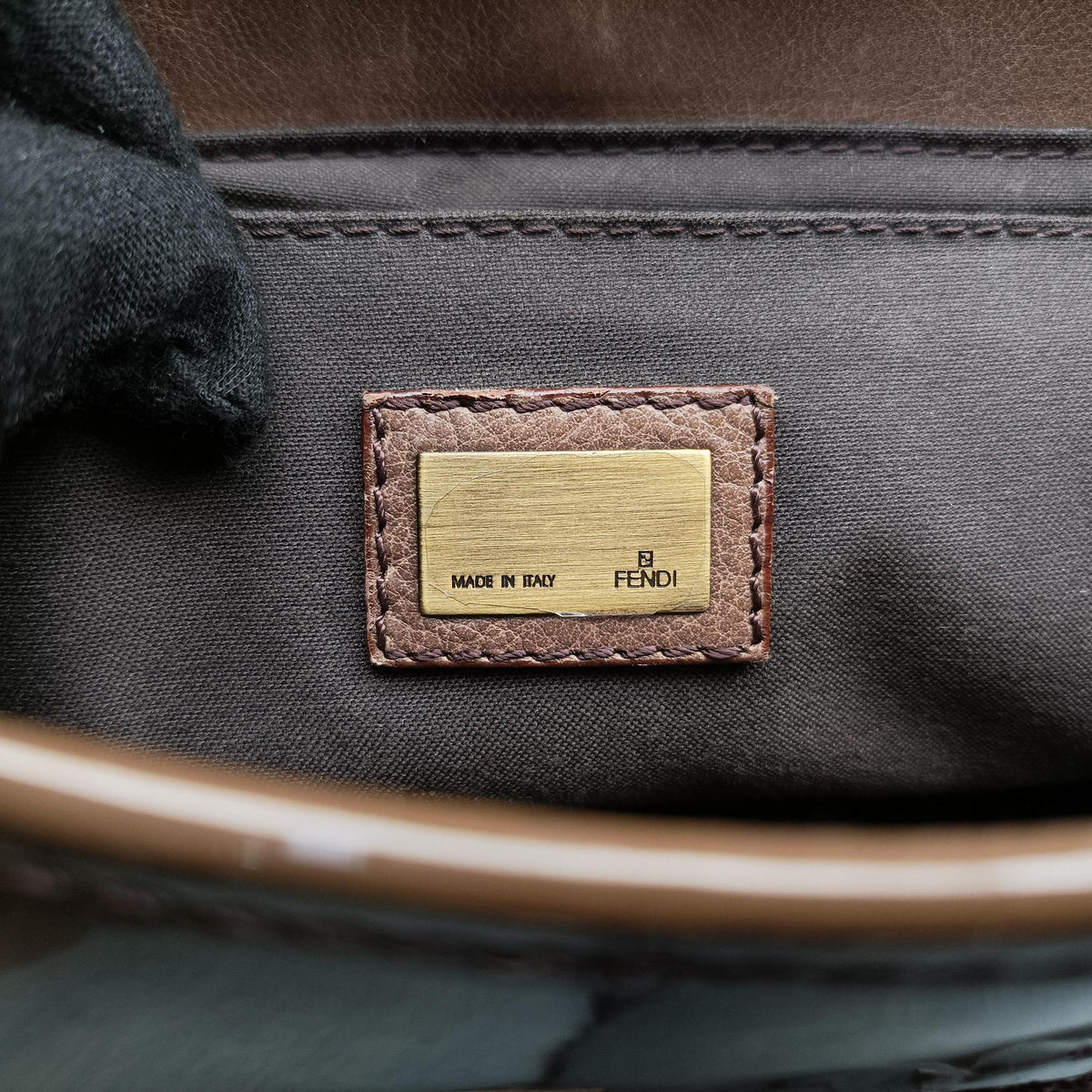 Vintage Fendi B Bag Brown Patent 8BN165 handbag | stylenewstar