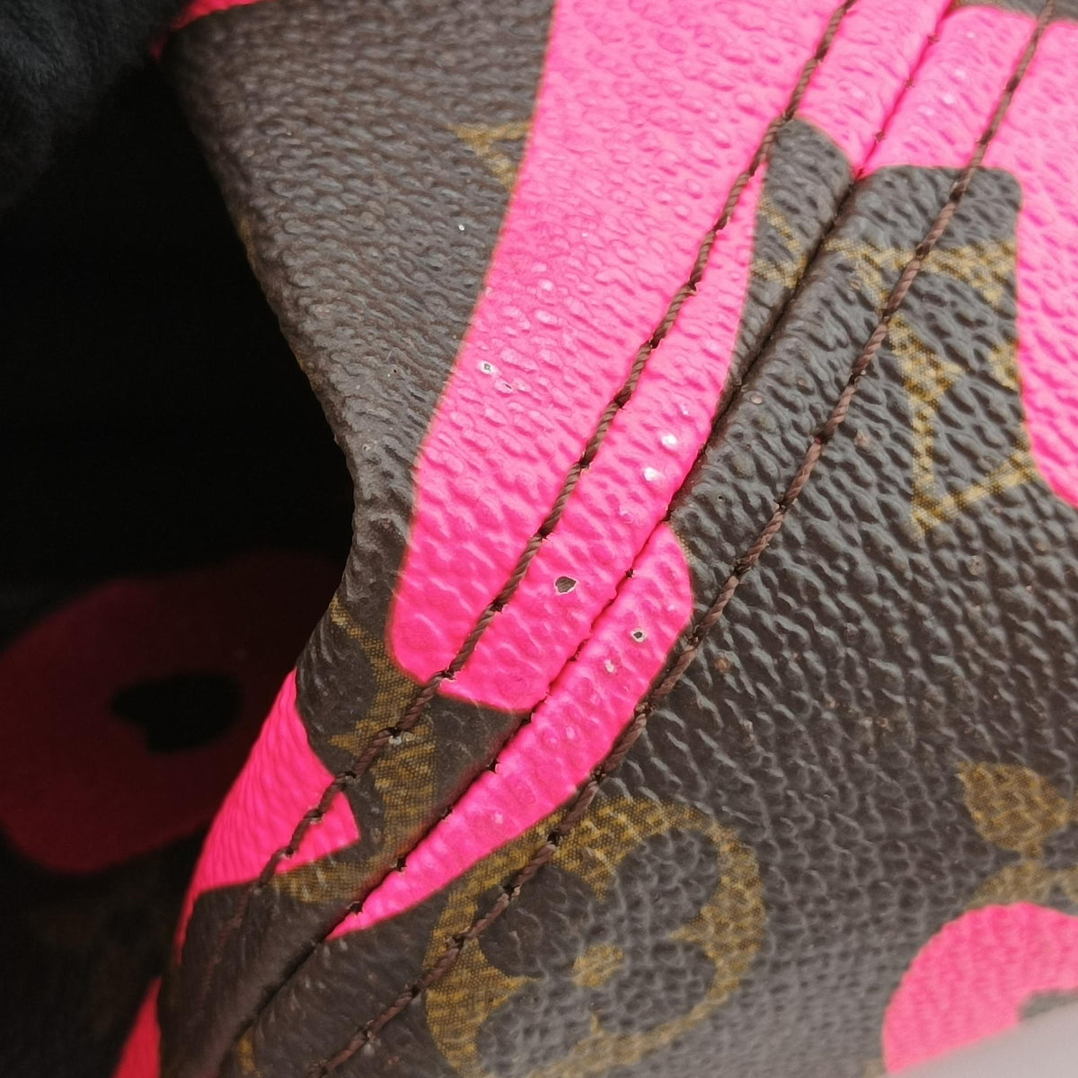 Secondhand Louis Vuitton Neverfull GM Pink × Brown Monogram Graffiti M93701 handbag | stylenewstar