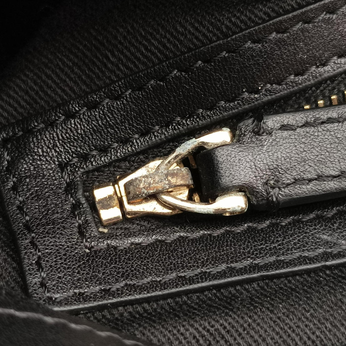 Pre-owned Valentino Rockstud Black Leather  shoulderbag | stylenewstar