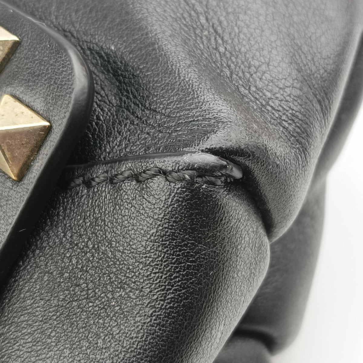 Pre-owned Valentino Rockstud Black Leather  shoulderbag | stylenewstar