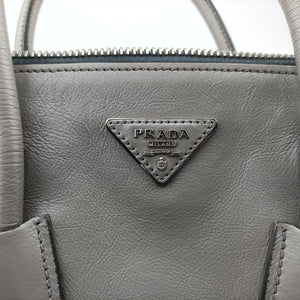 Secondhand Prada Glace Twin Pocket Tote Grey leather B2625M handbag | stylenewstar