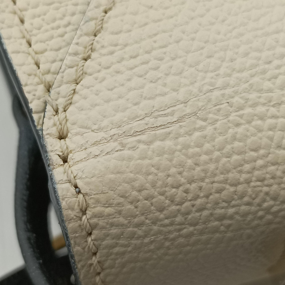 Pre-owned Valextra Iside White × Black Calfskin  shoulderbag | stylenewstar