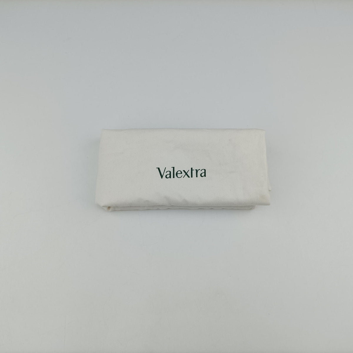 Pre-owned Valextra Iside White × Black Calfskin  shoulderbag | stylenewstar