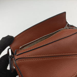 Pre-owned Loewe Puzzle Brown Leather  shoulderbag | stylenewstar