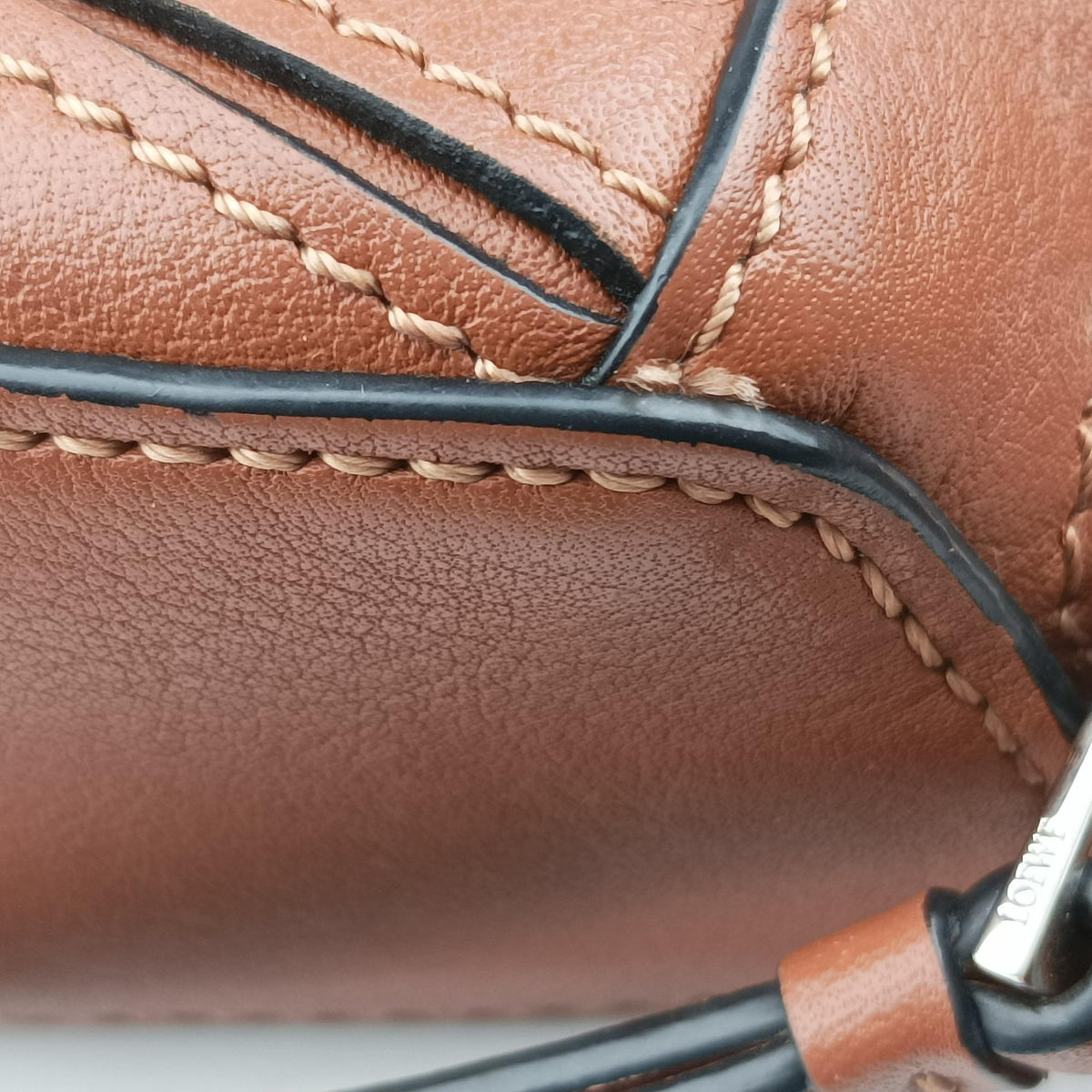 Pre-owned Loewe Puzzle Brown Leather  shoulderbag | stylenewstar