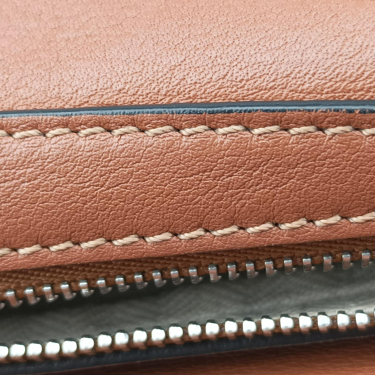 Pre-owned Loewe Puzzle Brown Leather  shoulderbag | stylenewstar