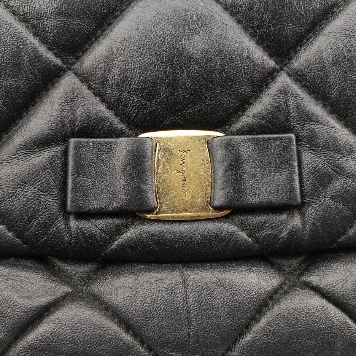 Pre-owned Ferragamo Vara Quilted Black Leather  shoulderbag | stylenewstar