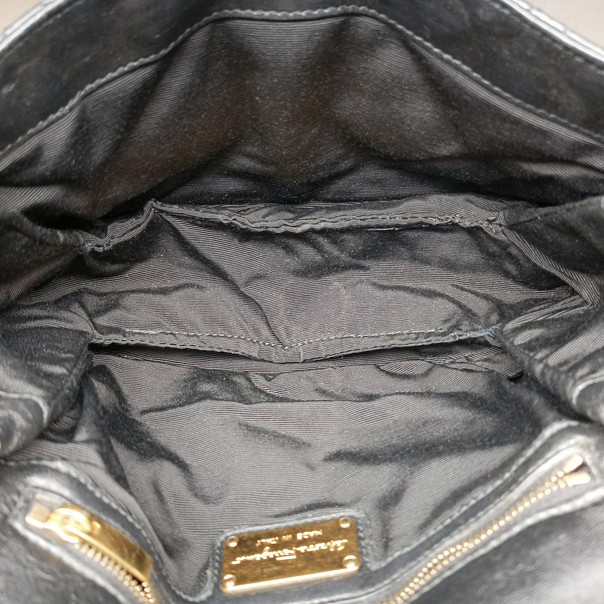 Pre-owned Ferragamo Vara Quilted Black Leather  shoulderbag | stylenewstar
