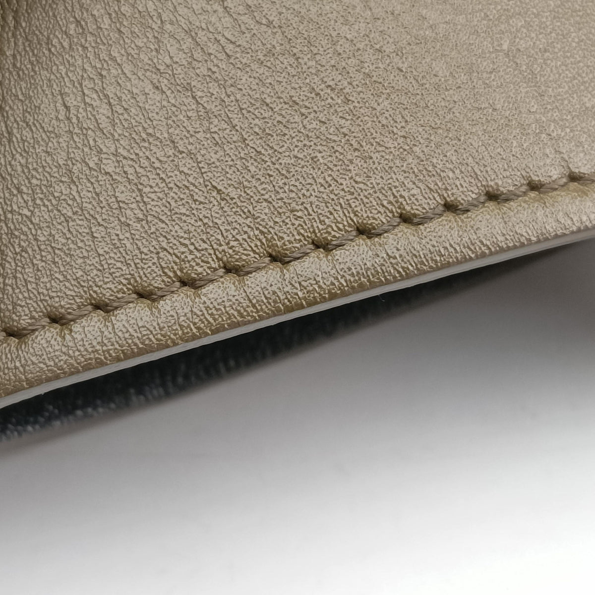 Pre-owned Celine Luggage Mini Shopper Beige x Black x Green leather  handbag | stylenewstar