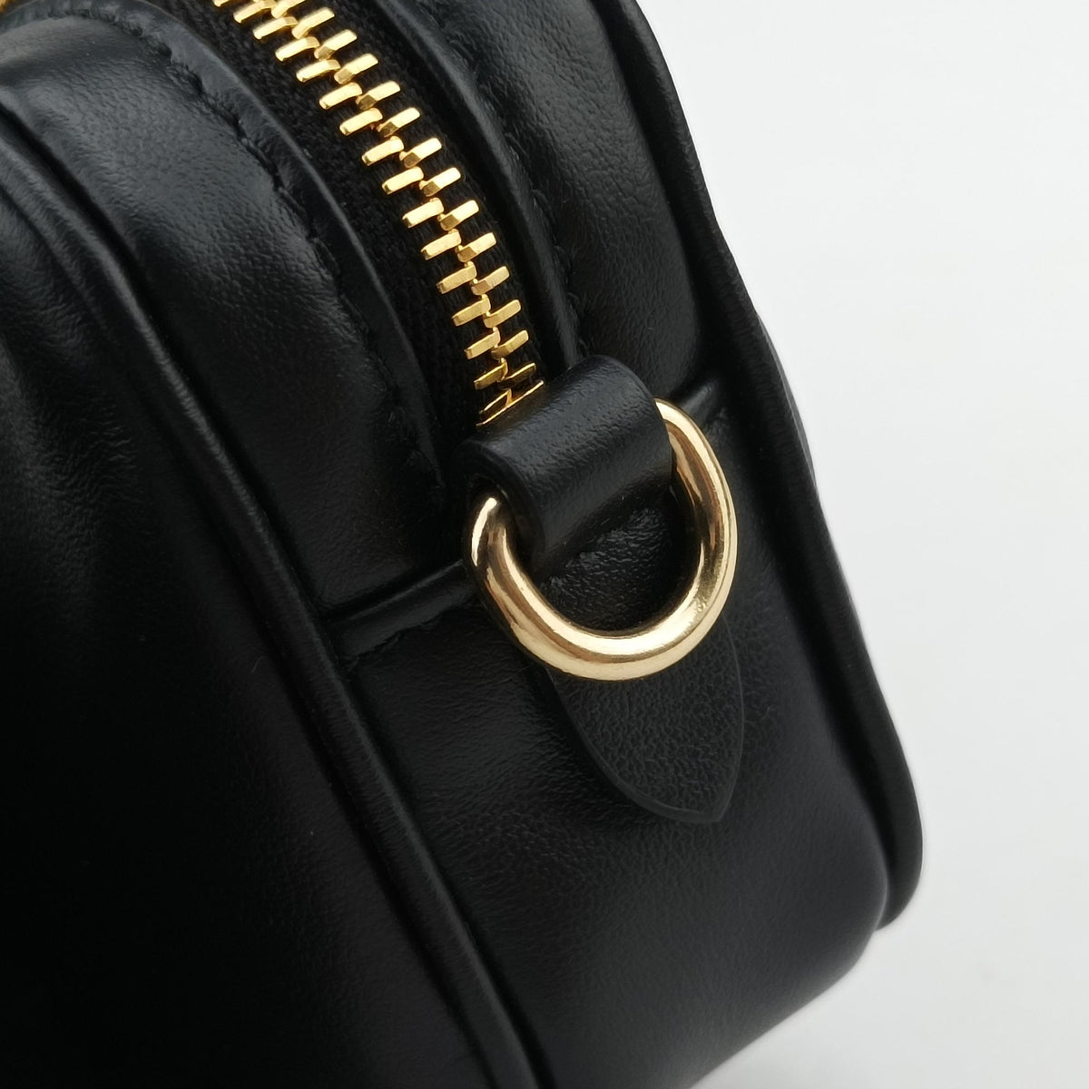 Pre-owned Miu Miu Logo belt Black leather  bum bag/waist bag | stylenewstar