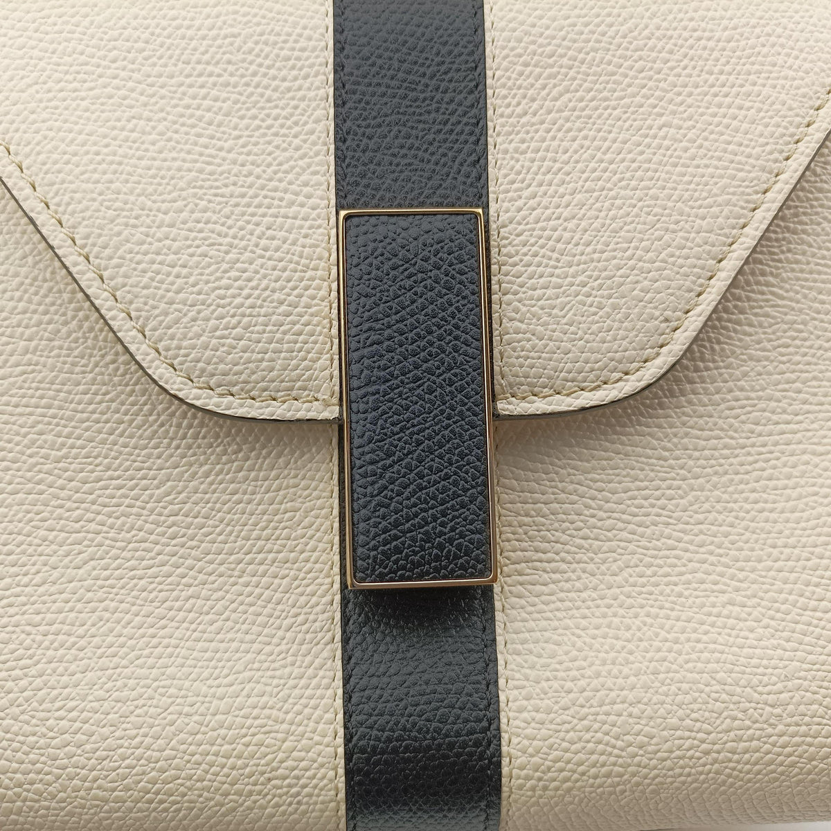 Pre-owned Valextra Iside White × Black Leather  shoulderbag | stylenewstar