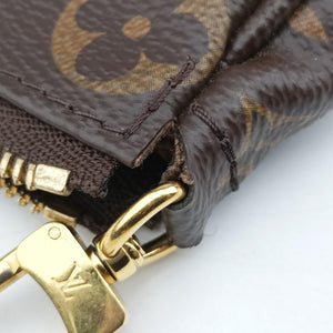 Pre-owned Louis Vuitton MULTI POCHETTE ACCESSOIRES brown×khaki Monogram Canvas M44813 shoulderbag | stylenewstar