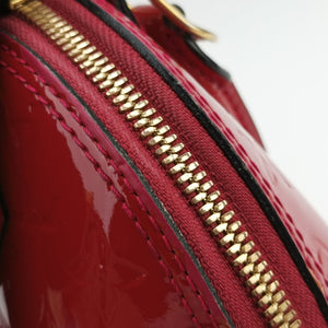 Pre-owned Louis Vuitton Alma BB pomme d'amour Vernis M90174 shoulderbag | stylenewstar