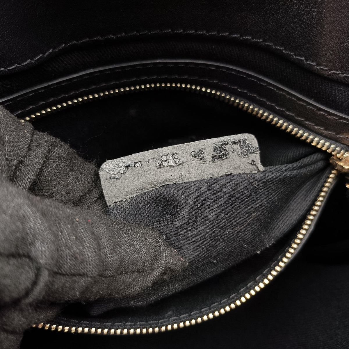 Pre-owned Valentino Rockstud Black Leather  shoulderbag | stylenewstar