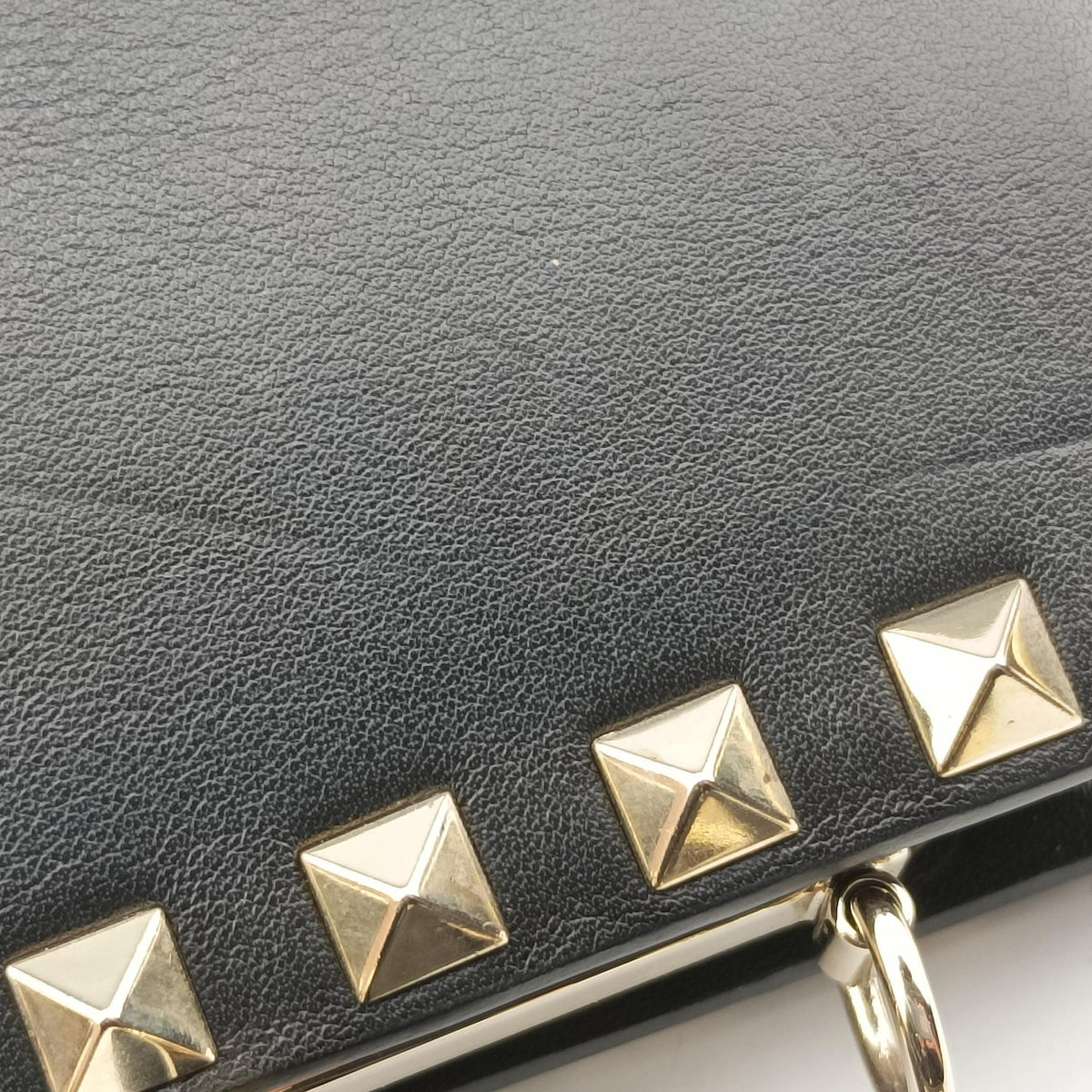 Pre-owned Valentino Rockstud Black Leather  shoulderbag | stylenewstar