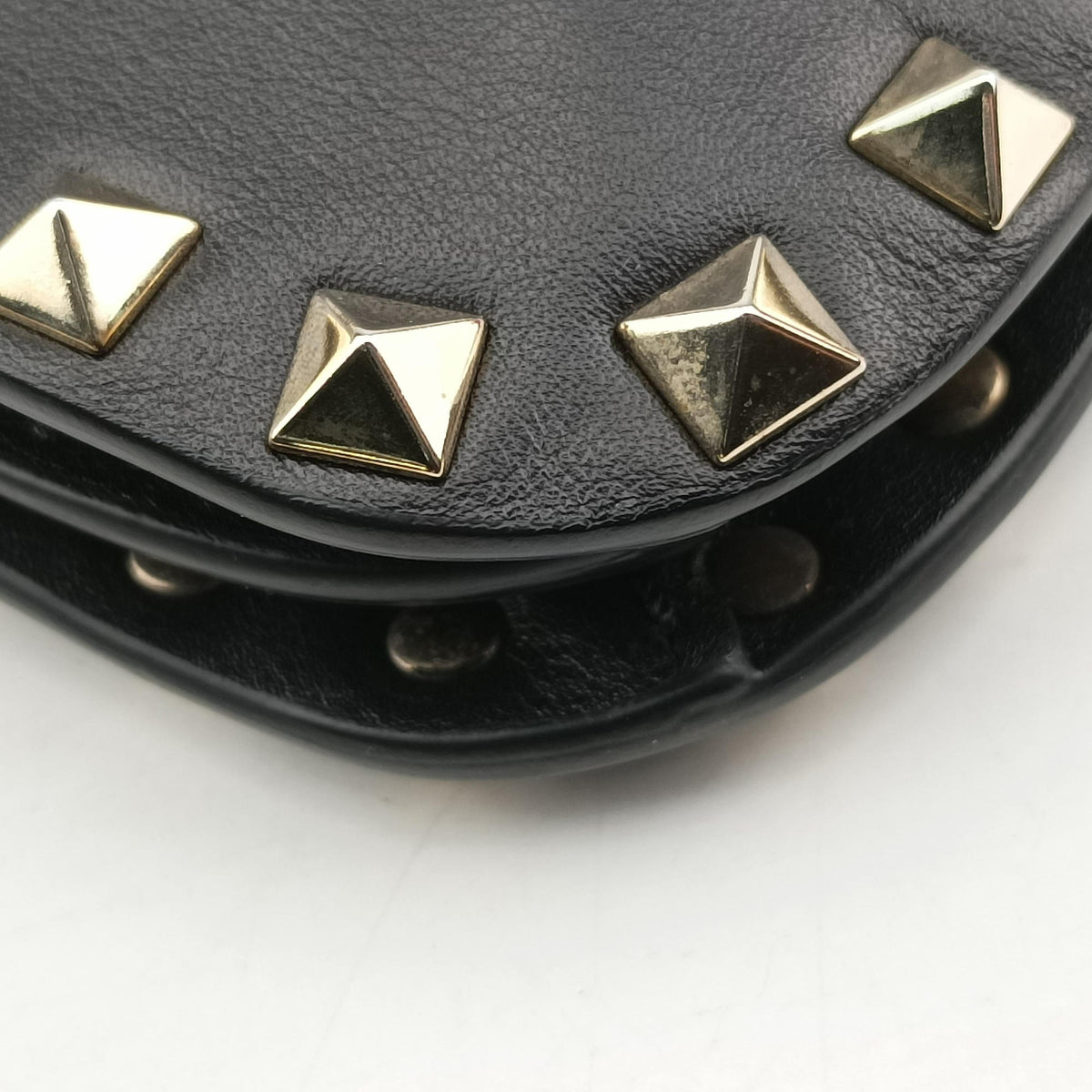 Pre-owned Valentino Rockstud Black Leather  shoulderbag | stylenewstar