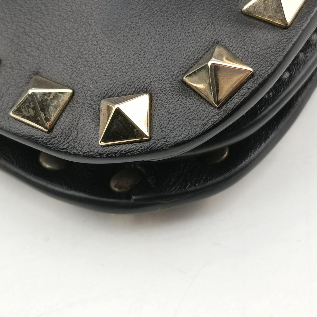 Pre-owned Valentino Rockstud Black Leather  shoulderbag | stylenewstar