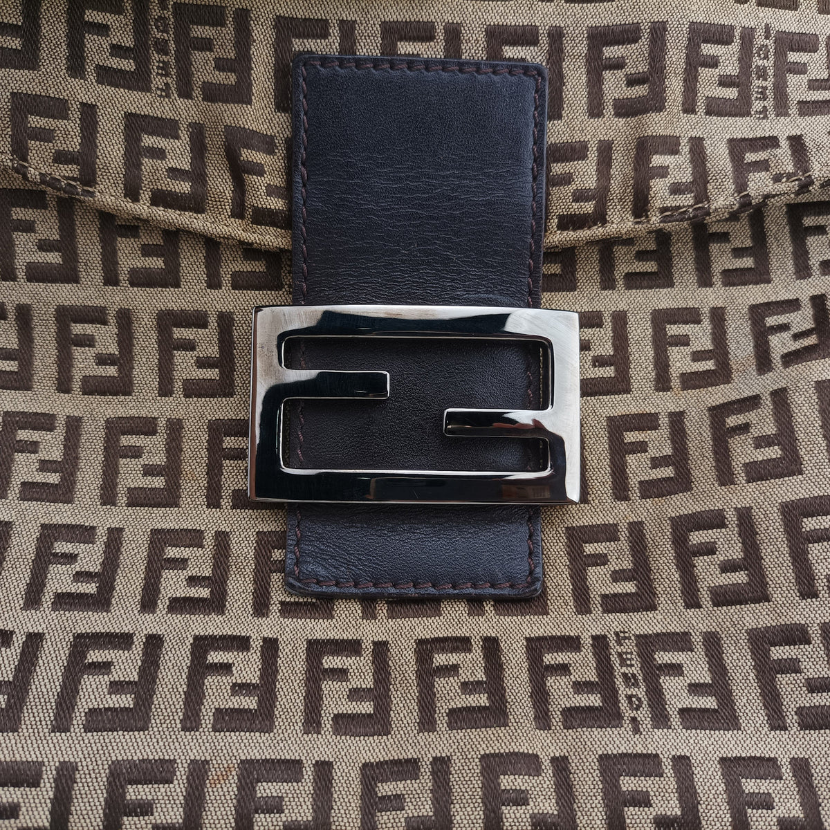 Pre-owned Fendi Zucchino Baguette Beige ×Brown Canvas×Leather 8BR002 handbag | stylenewstar