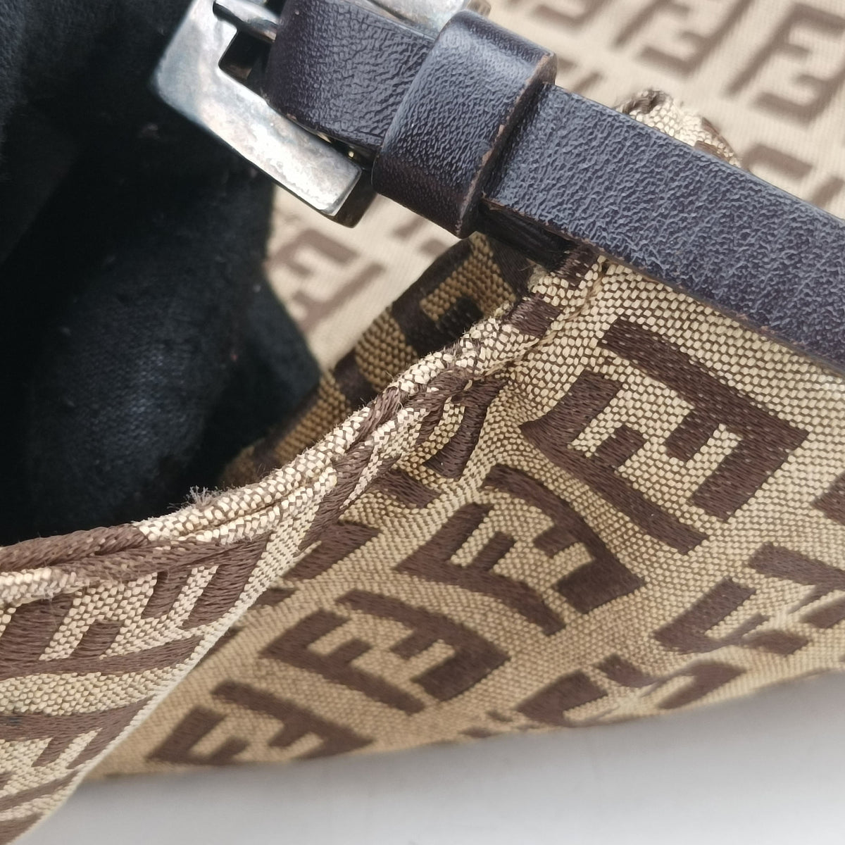 Pre-owned Fendi Zucchino Baguette Beige ×Brown Canvas×Leather 8BR002 handbag | stylenewstar