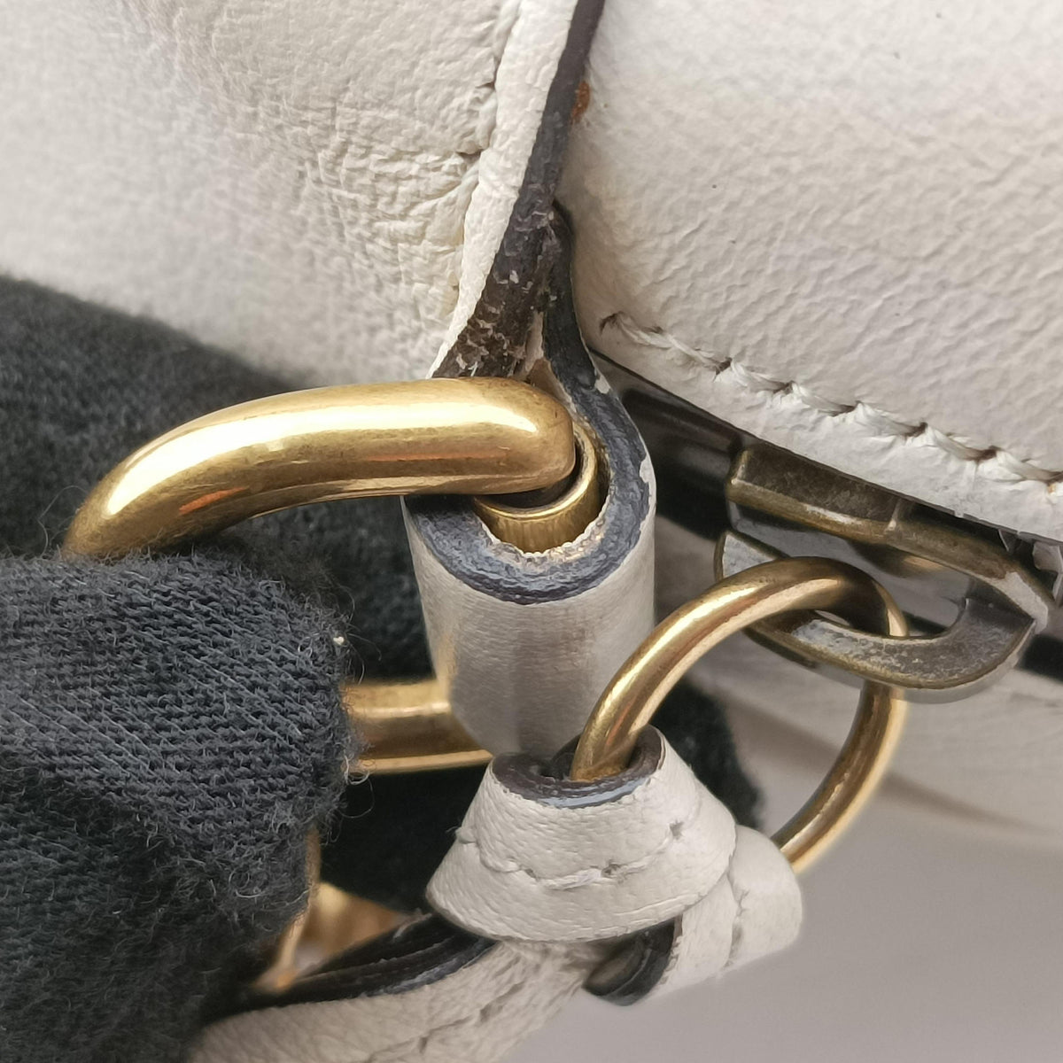 Vintage Gucci GG Marmont White Leather 550154 shoulderbag | stylenewstar