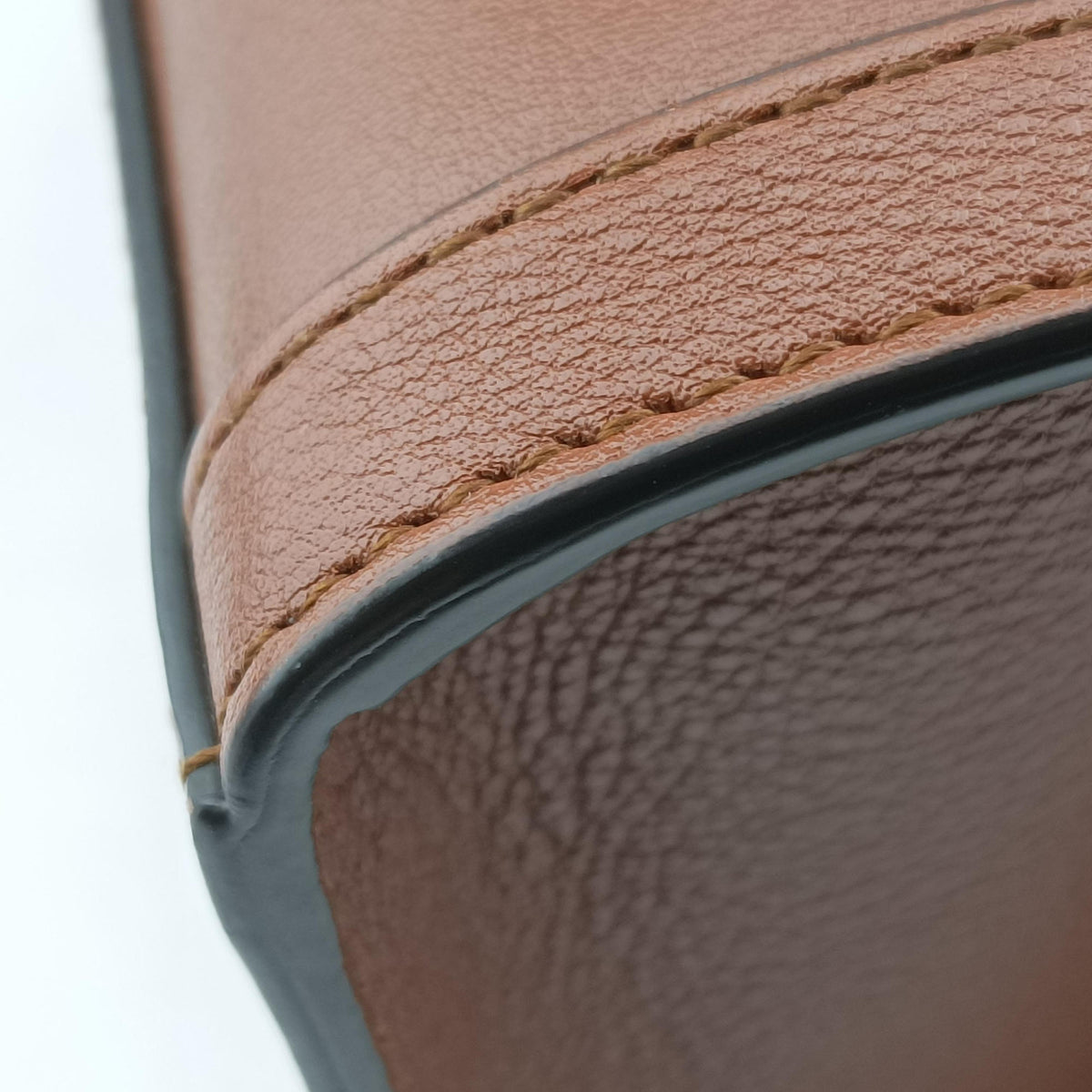 Pre-owned Gucci Diana Mini Brown leather 655661 shoulderbag | stylenewstar