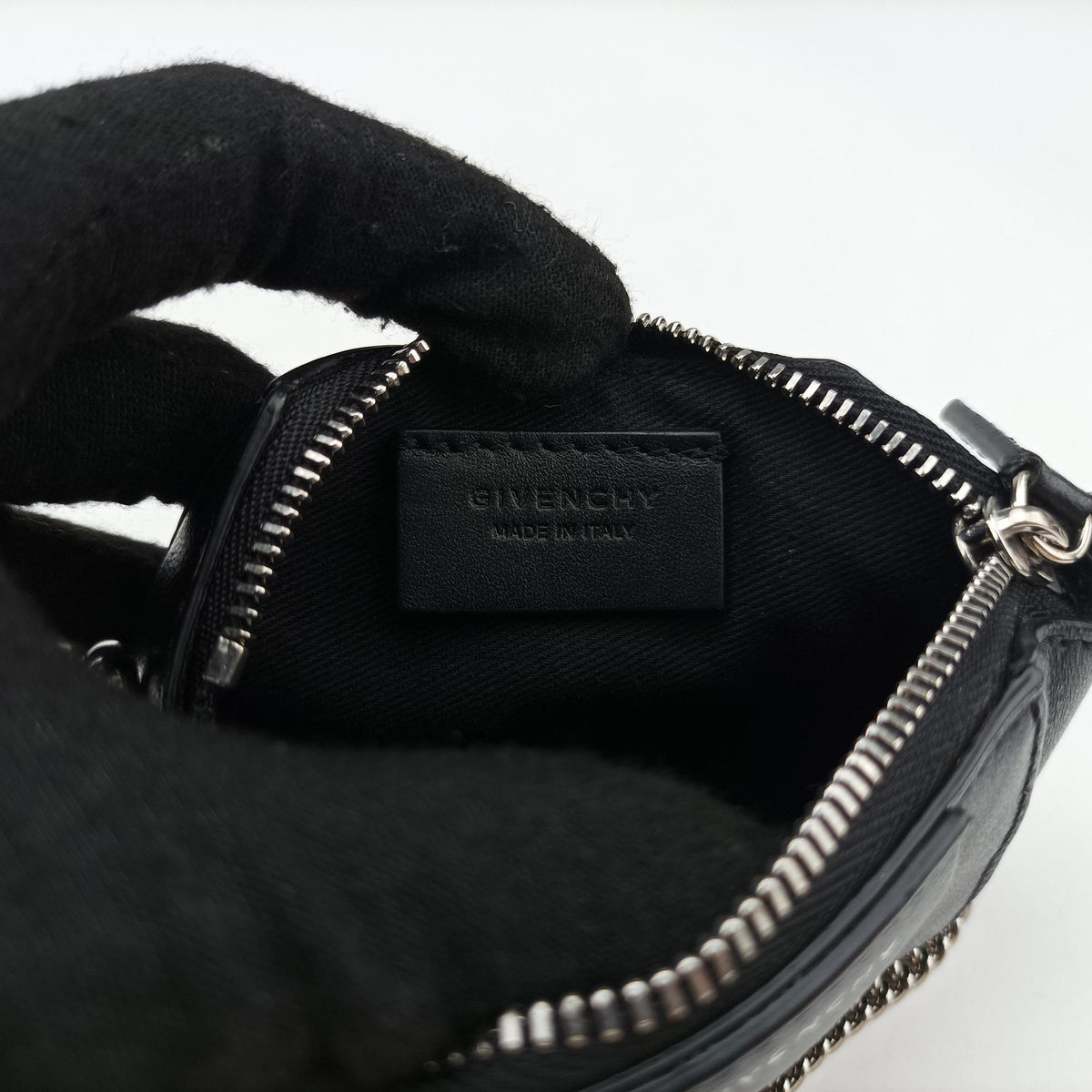 Secondhand Givenchy Antigona Black Leather  shoulderbag | stylenewstar