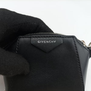 Secondhand Givenchy Antigona Black Leather  shoulderbag | stylenewstar