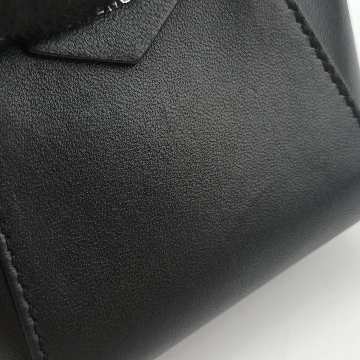Secondhand Givenchy Antigona Black Leather  shoulderbag | stylenewstar