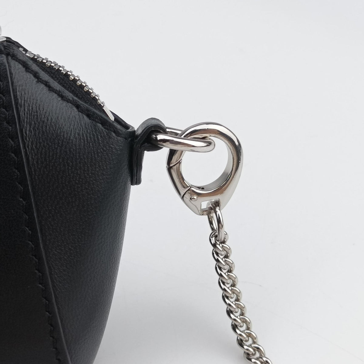 Secondhand Givenchy Antigona Black Leather  shoulderbag | stylenewstar