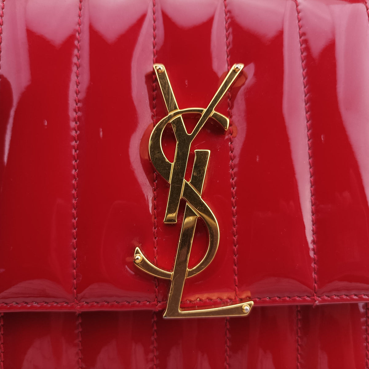 Vintage Yves Saint Laurent VICKY Red Patent Leather 538439 shoulderbag | stylenewstar