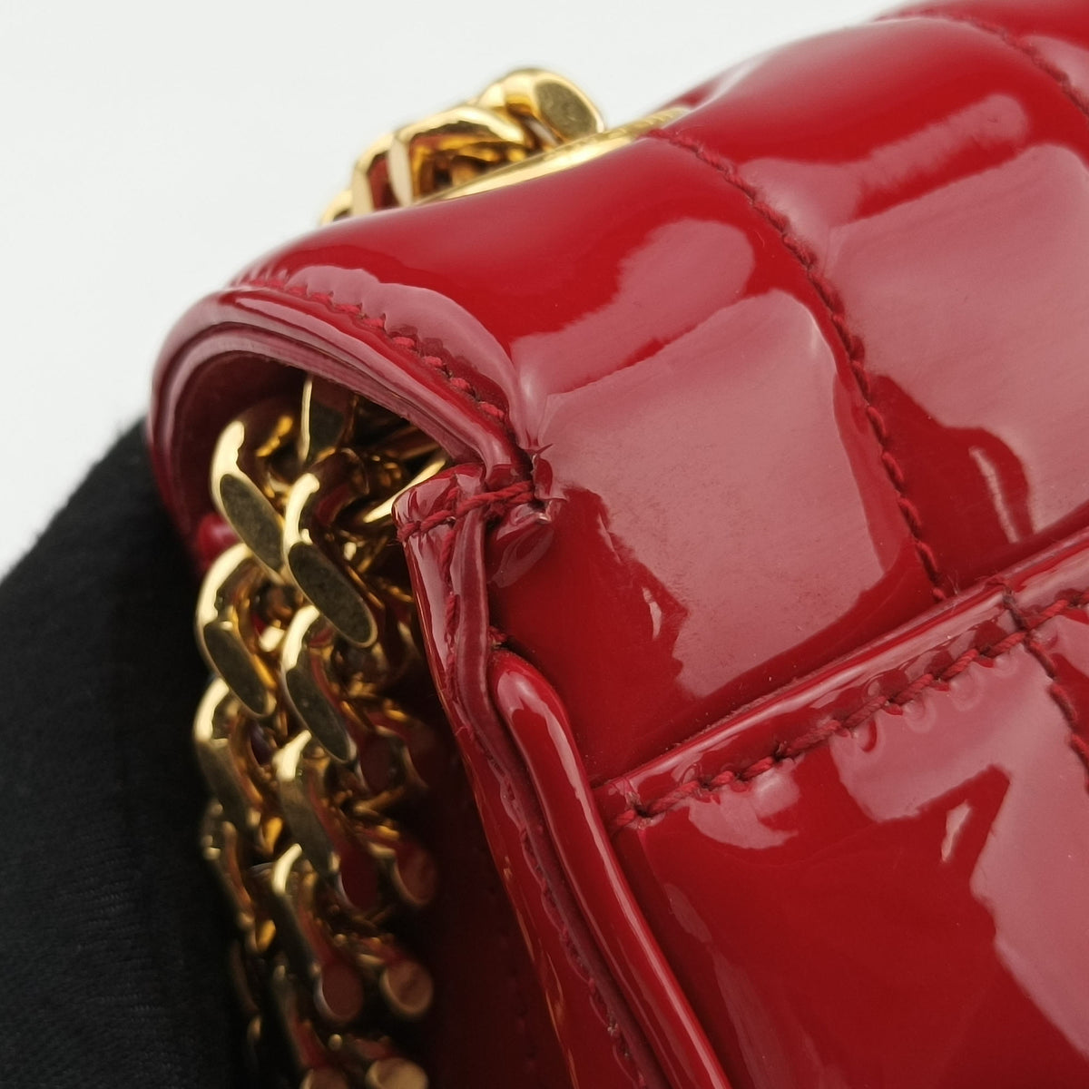 Vintage Yves Saint Laurent VICKY Red Patent Leather 538439 shoulderbag | stylenewstar