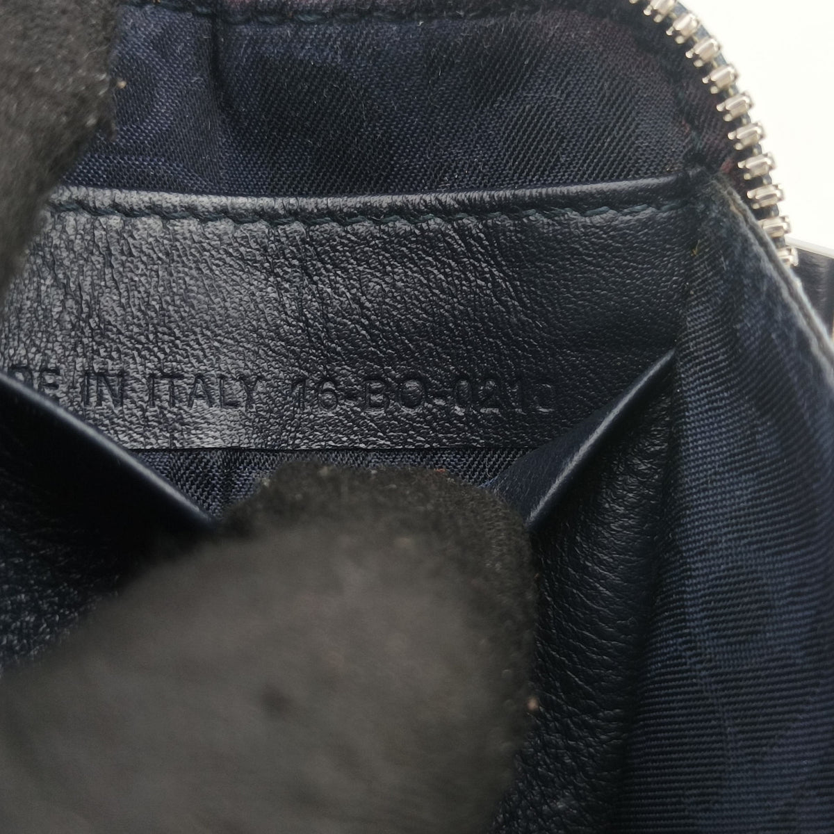 Pre-owned Christian Dior Air Jordan Wings Messenger Blue Leather 2NIBC119YWD shoulderbag | stylenewstar