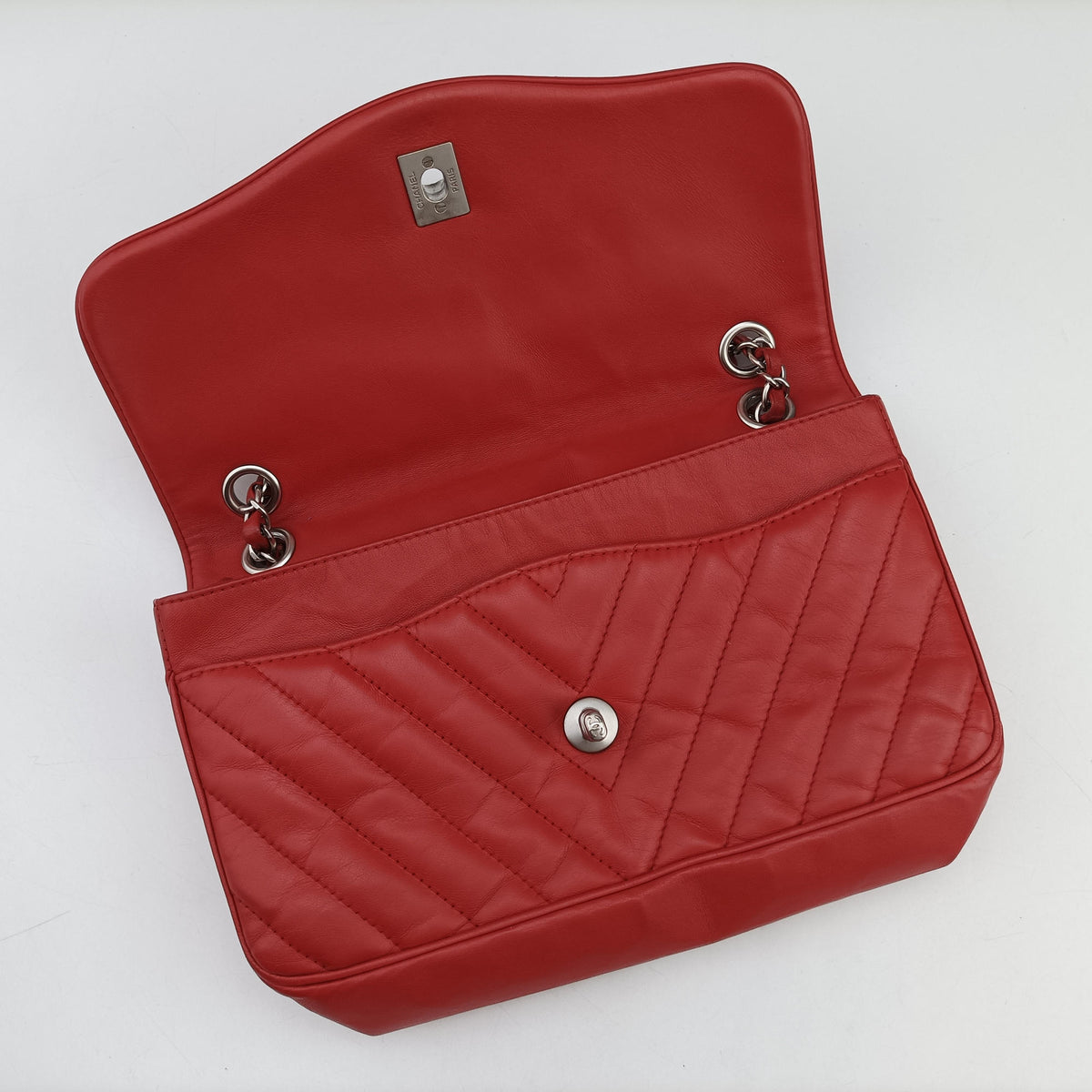 Vintage Chanel Chevron Jersey Trim Leo Lion Red Leather A49312 shoulderbag | stylenewstar