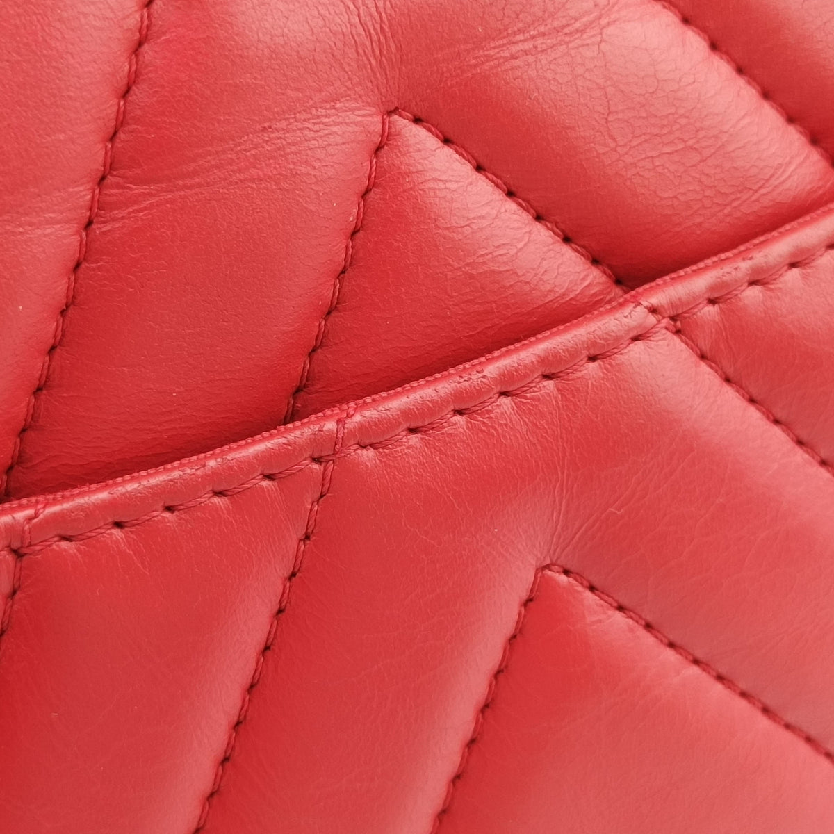 Vintage Chanel Chevron Jersey Trim Leo Lion Red Leather A49312 shoulderbag | stylenewstar