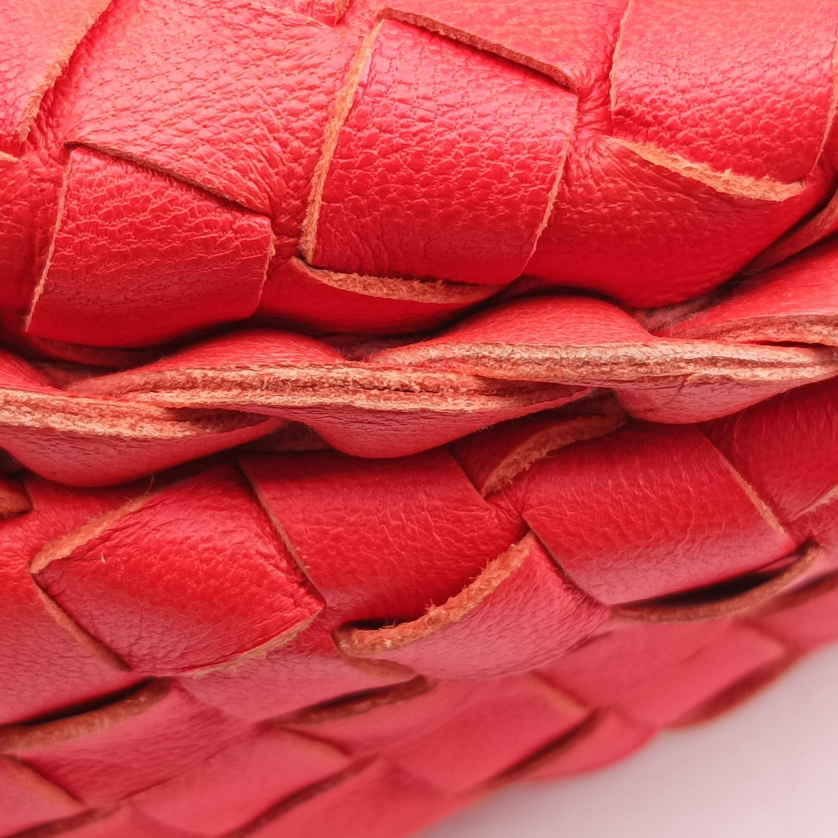 Pre-owned Bottega Veneta Intrecciato Red lambskin  handbag | stylenewstar