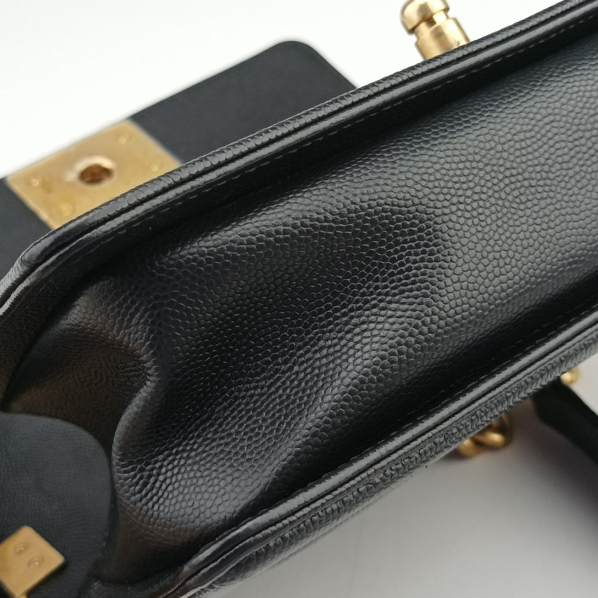 Vintage Chanel BOY CHANEL Black caviar skin A67085 shoulderbag | stylenewstar