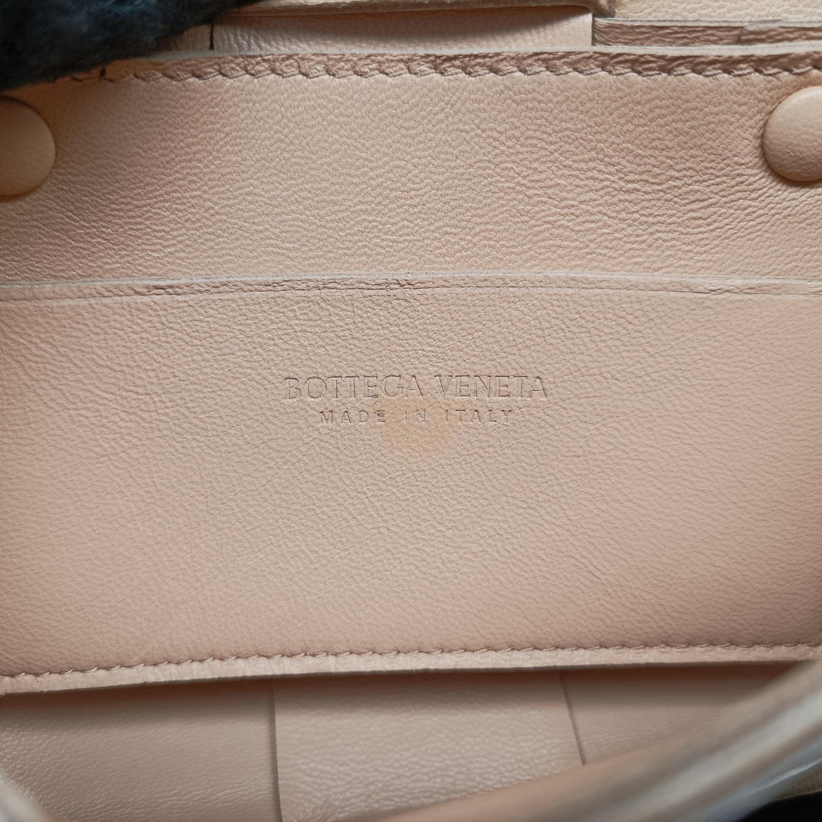 Pre-owned Bottega Veneta candy cassette Beige lambskin  crossbodybag | stylenewstar