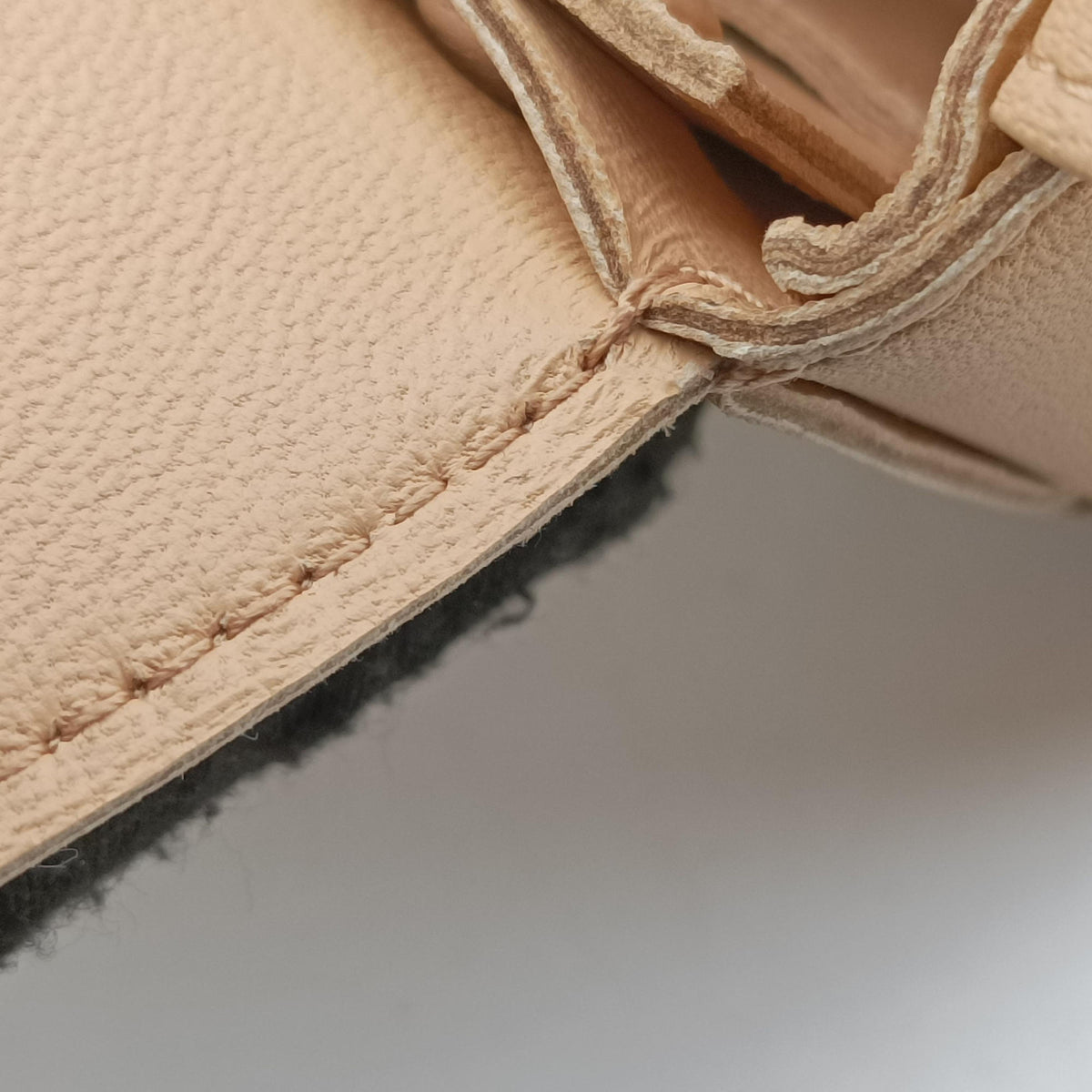 Pre-owned Bottega Veneta candy cassette Beige lambskin  crossbodybag | stylenewstar
