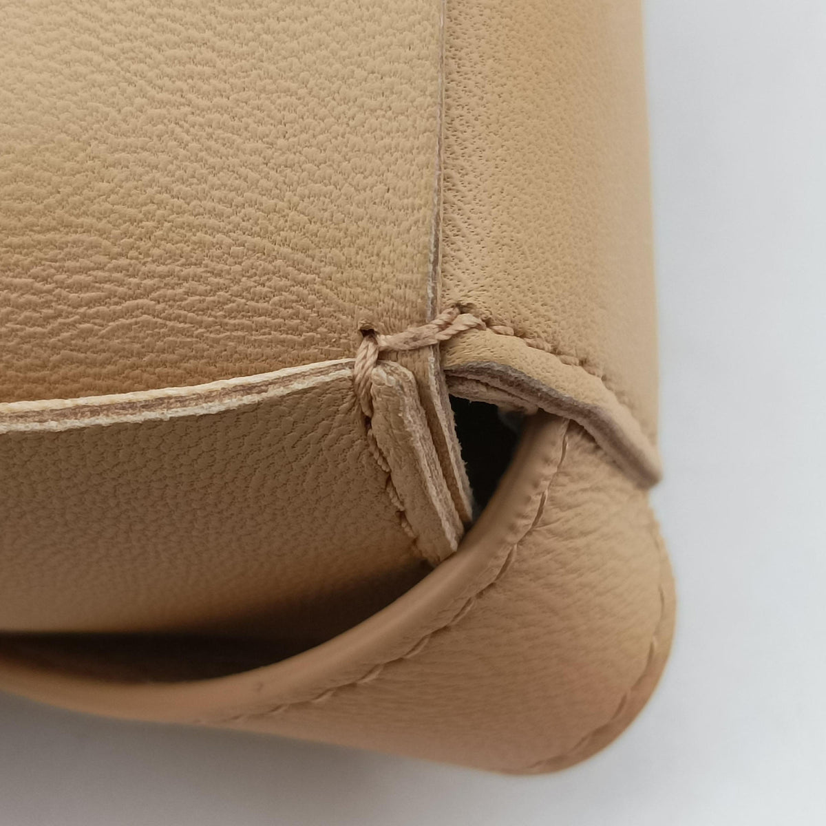 Pre-owned Bottega Veneta candy cassette Beige lambskin  crossbodybag | stylenewstar