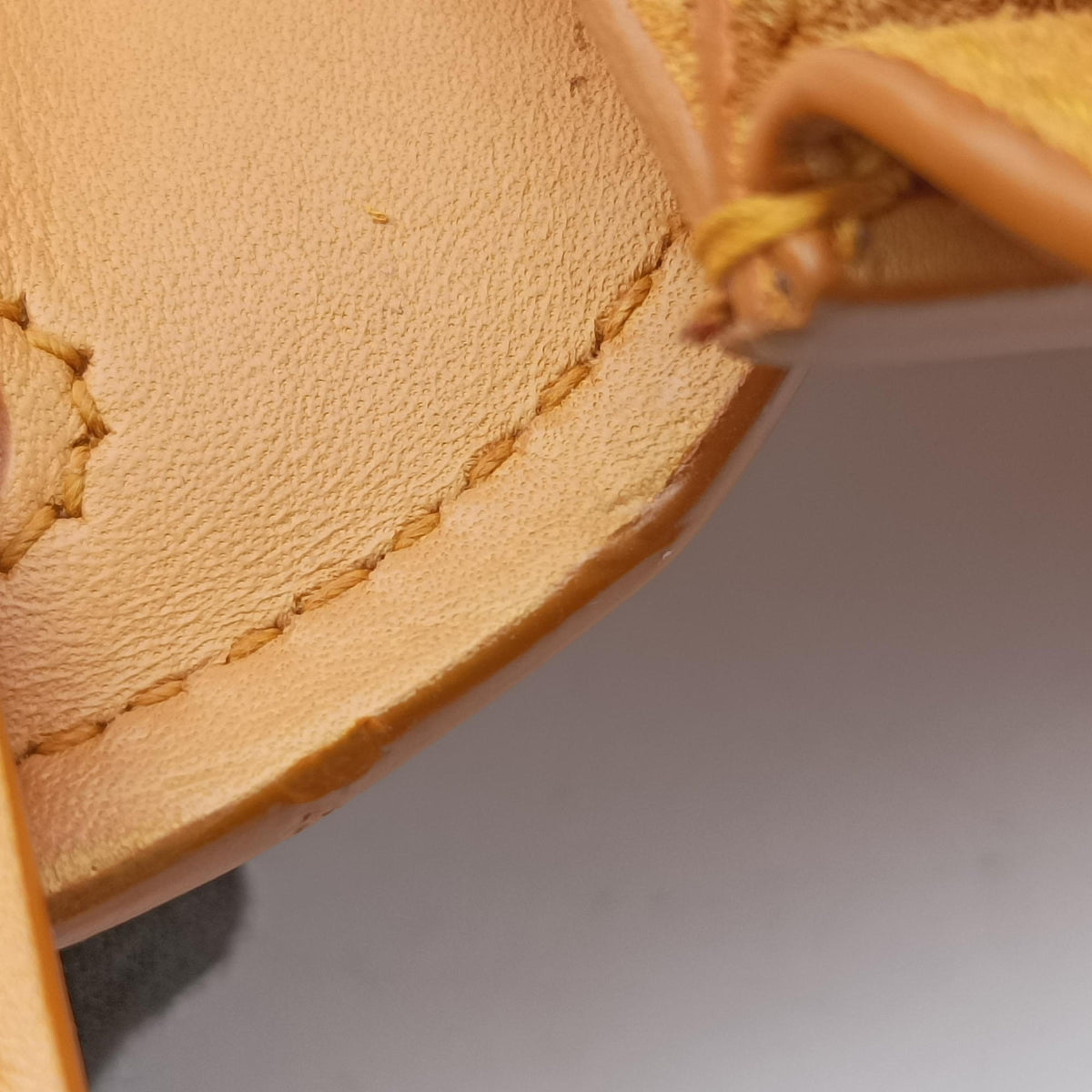 Pre-owned Yves Saint Laurent KAIA small Camel Leather 619740 shoulderbag | stylenewstar