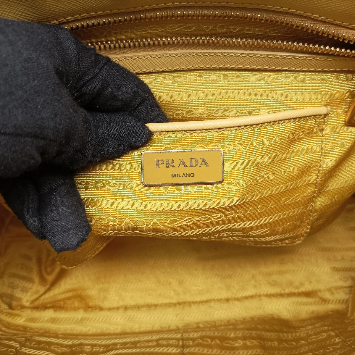 Vintage Prada Galleria Yellow SAFFIANO Leather BN1786 shoulderbag | stylenewstar