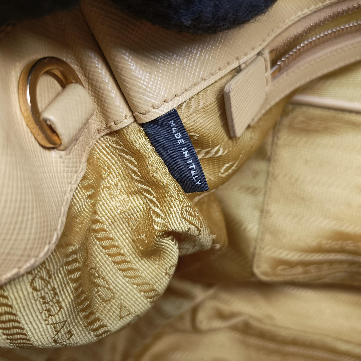 Vintage Prada Galleria Yellow SAFFIANO Leather BN1786 shoulderbag | stylenewstar