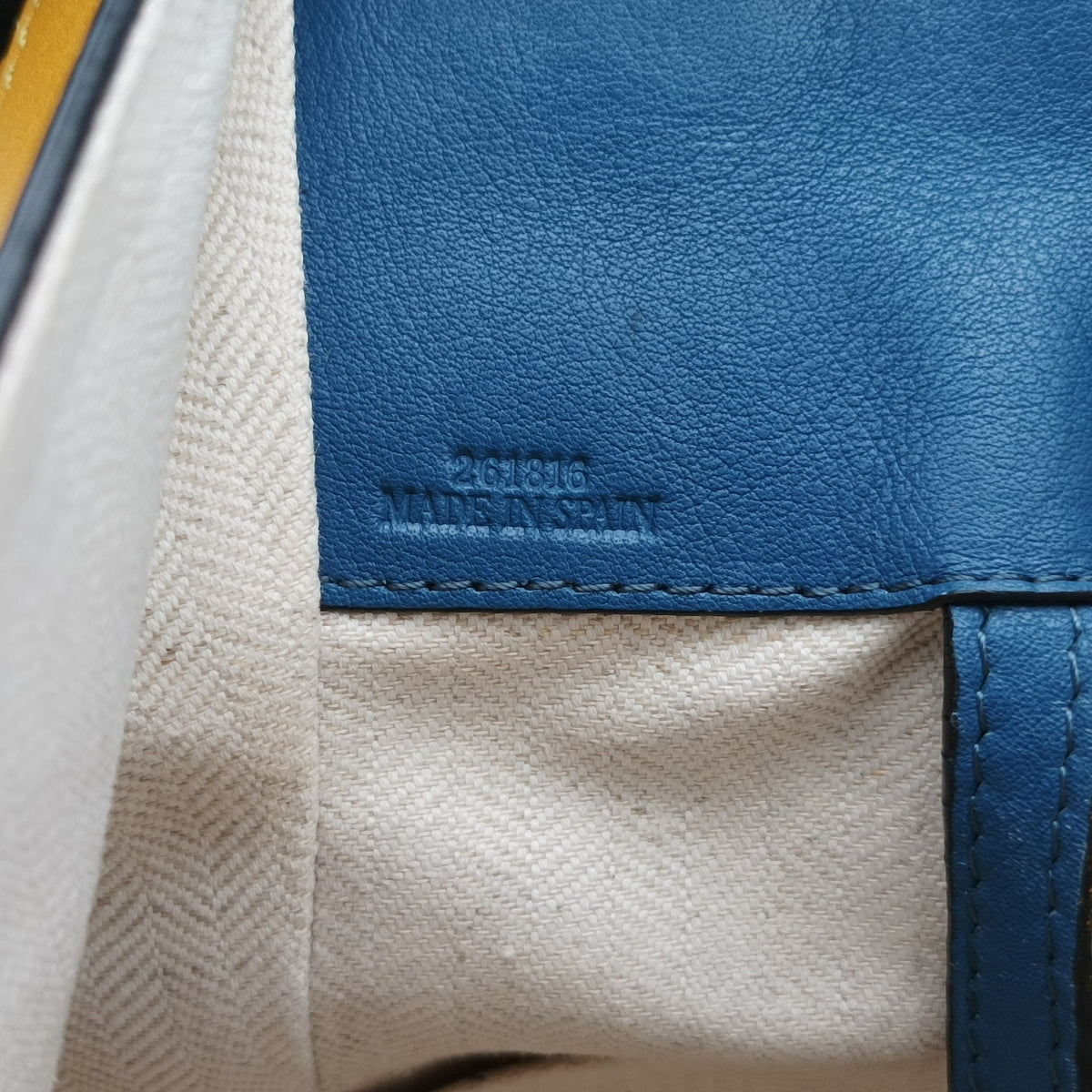 Pre-owned Loewe Hammock Yellow Leather  shoulderbag | stylenewstar