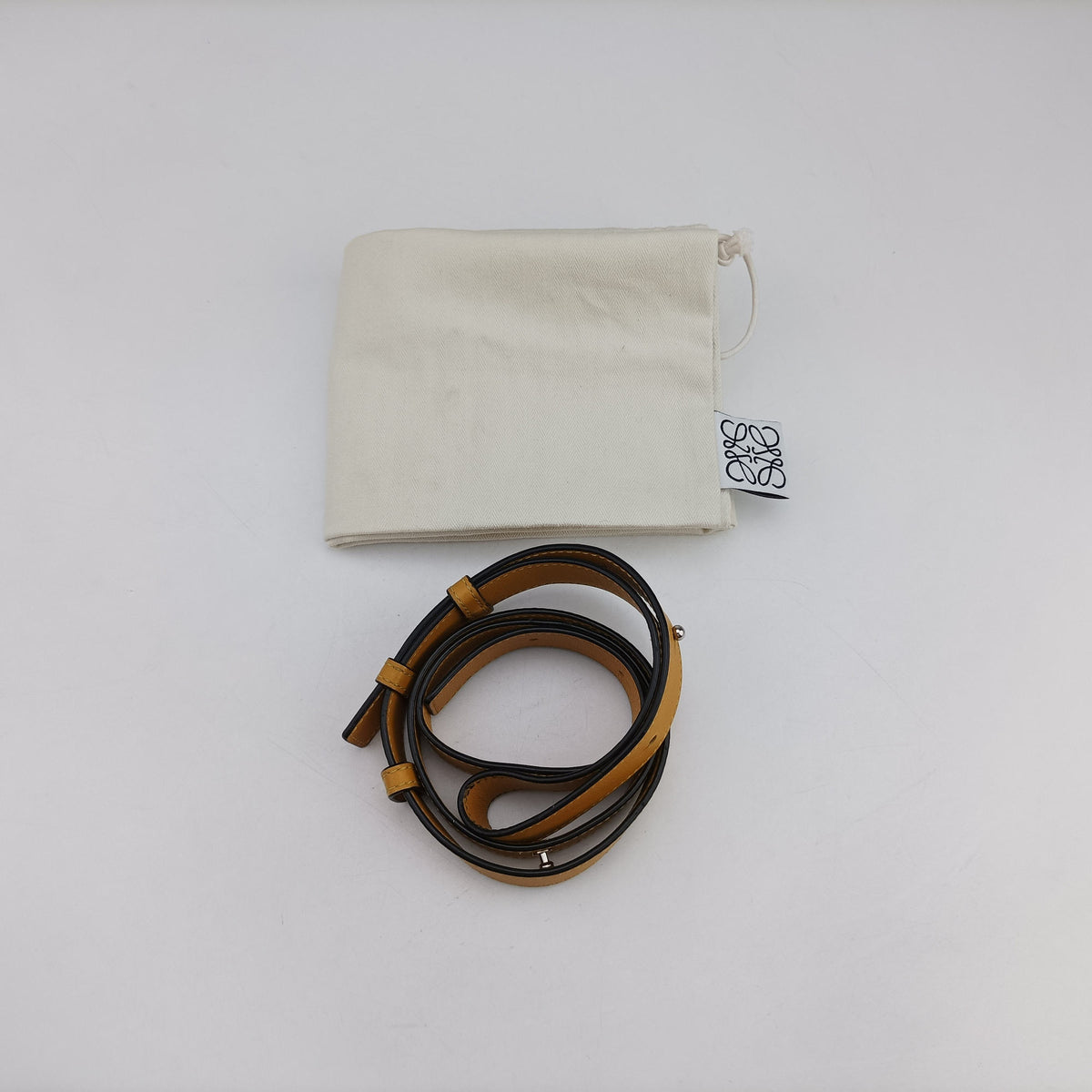 Pre-owned Loewe Hammock Yellow Leather  shoulderbag | stylenewstar