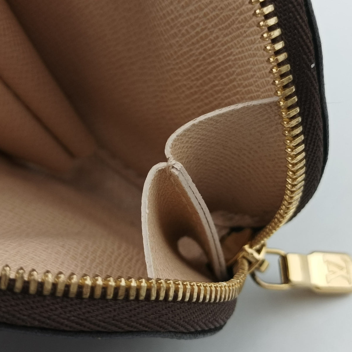 Pre-owned Louis Vuitton Multipochette Accessoires Brown x Rose Claire Monogram canvas M44840 shoulderbag | stylenewstar
